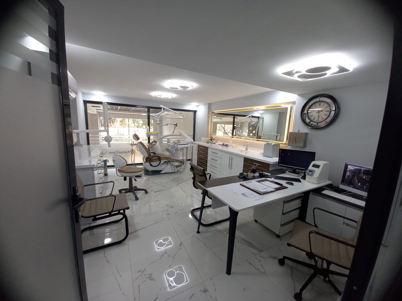 WhatsApp Image 2023-12-14 at 09.36.40